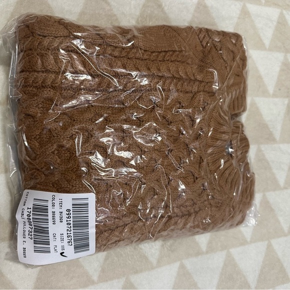 J crew Cable-knit crewneck sweater cafe latte - Picture 2 of 3